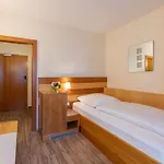 Carlton Hotel