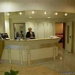 Carlton Hotel