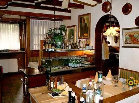 Carlton Hotel 3*