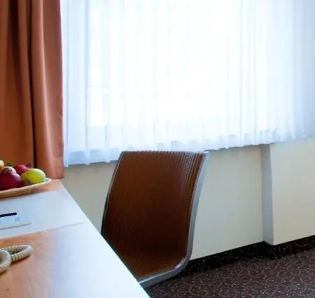 Carlton Hotel 3*